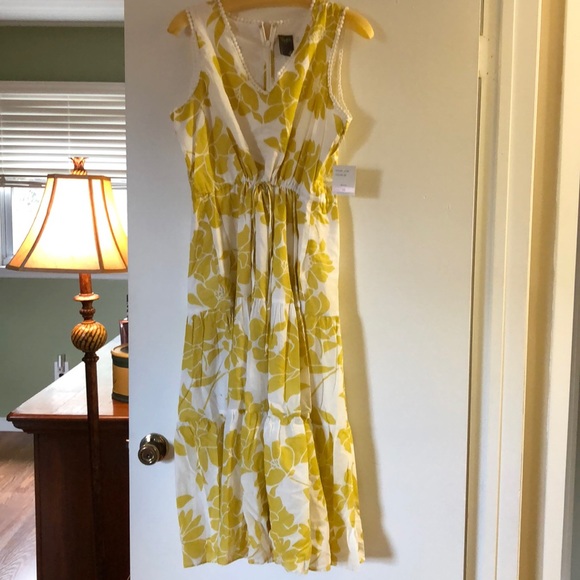 Taylor Dresses & Skirts - NWT gorgeous floral summer dress